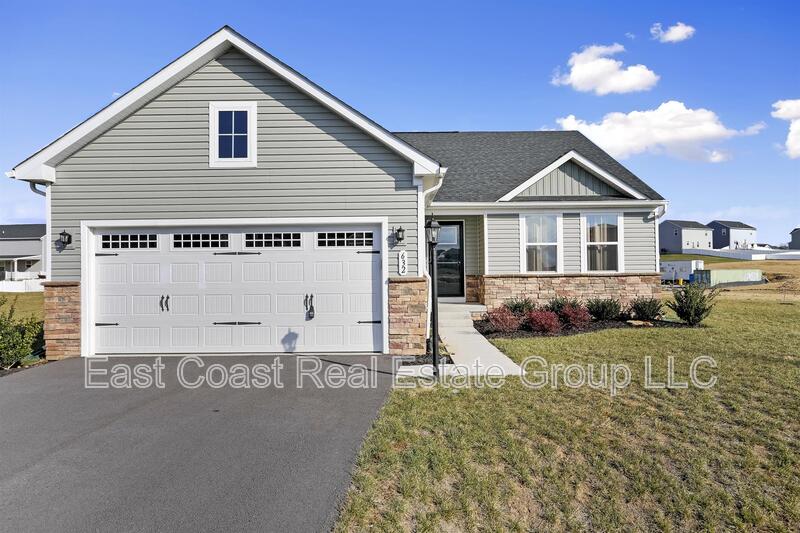 Hedgesville House: 632 Perspective Place