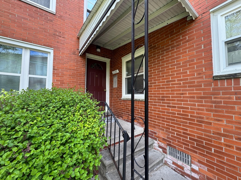 Harper Woods Condo: 21301 Kingsville Street - 1