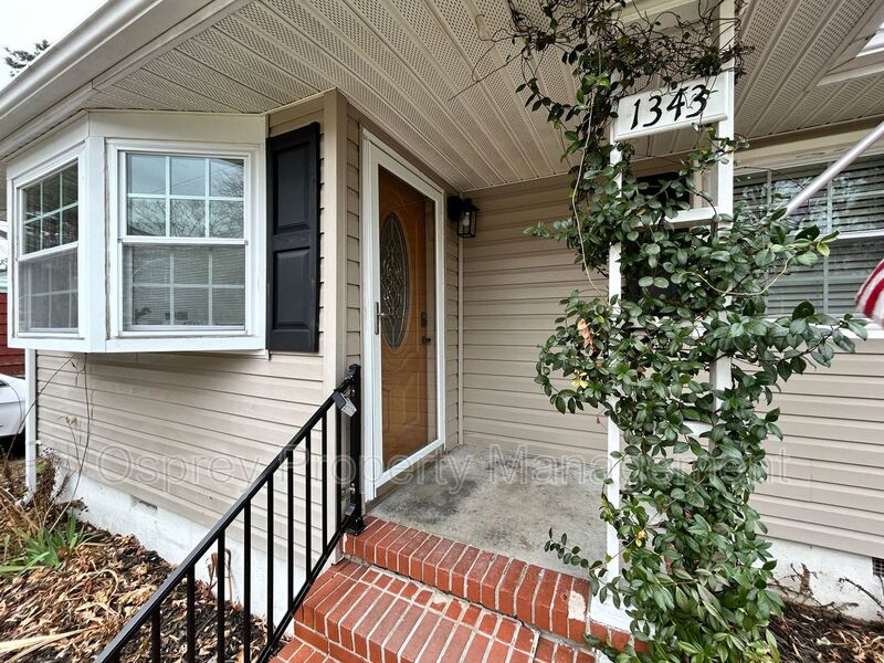 Introducing a charming ranch house in the heart of Norfolk, VA. 