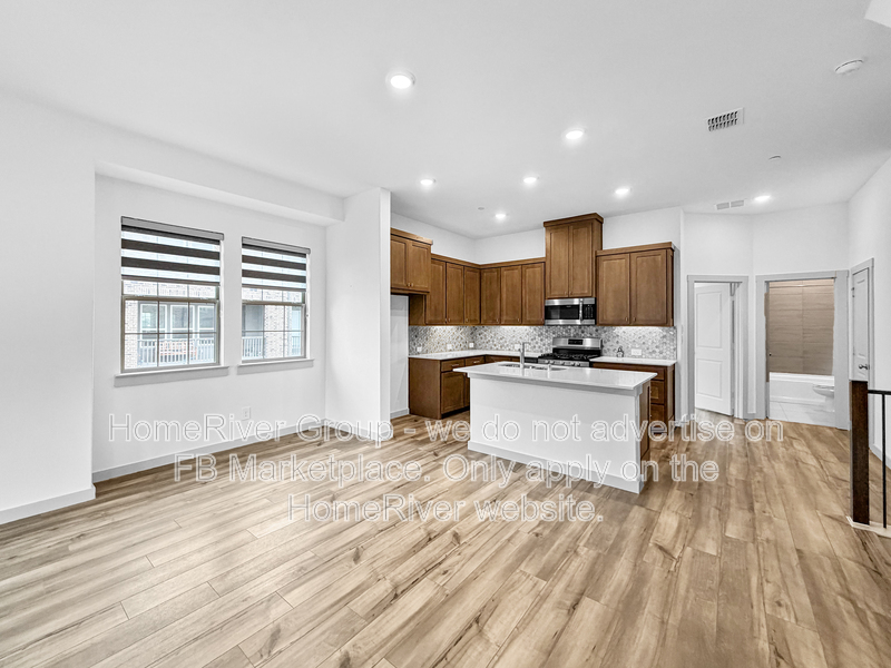 Lewisville Townhome: 2738 Levee Ln