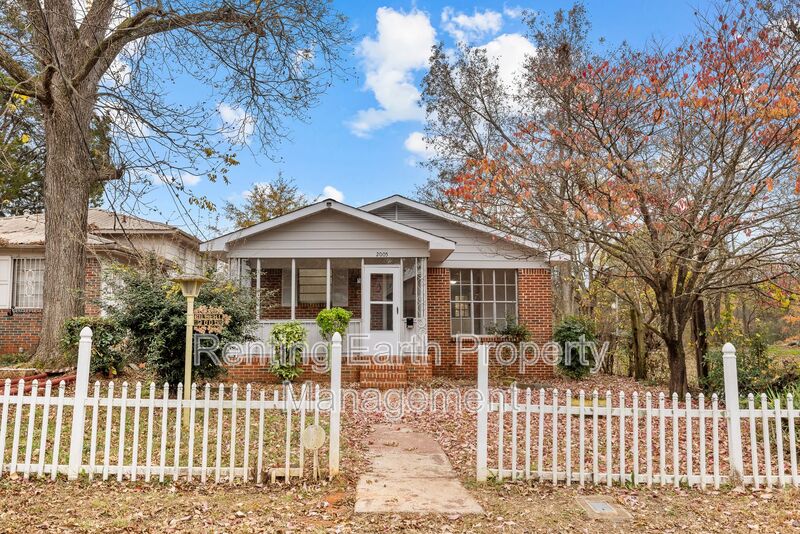 Birmingham House: 2005 Snavely Ave SW