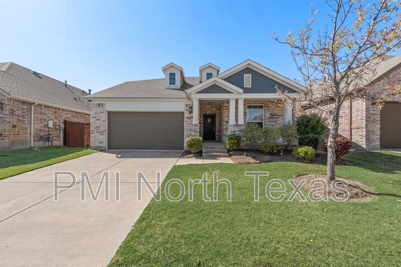 Little Elm House: 1900 Spoonbill Dr