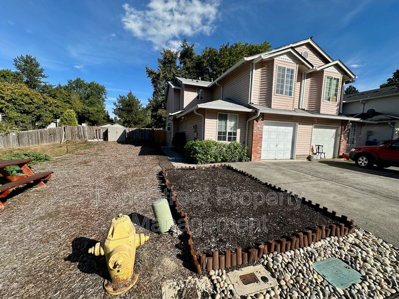 Tigard House: 11018 SW Verde Terrace