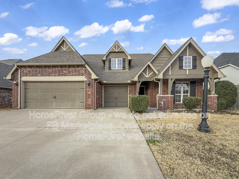 Owasso House: 14005 E 101st St N