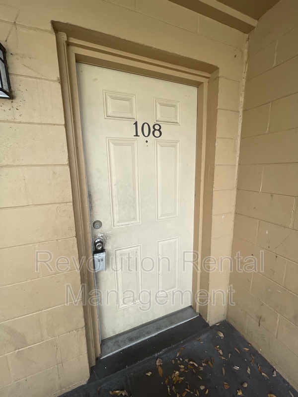 1625 Espanola Ave Apt 108 Holly Hill FL 32117-1751 - Photo 2