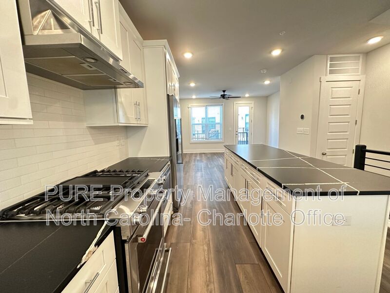 Charlotte Townhome: 2124 Terwilliger Ter