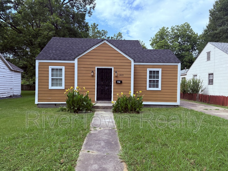 Memphis House: 2677 Larose Ave