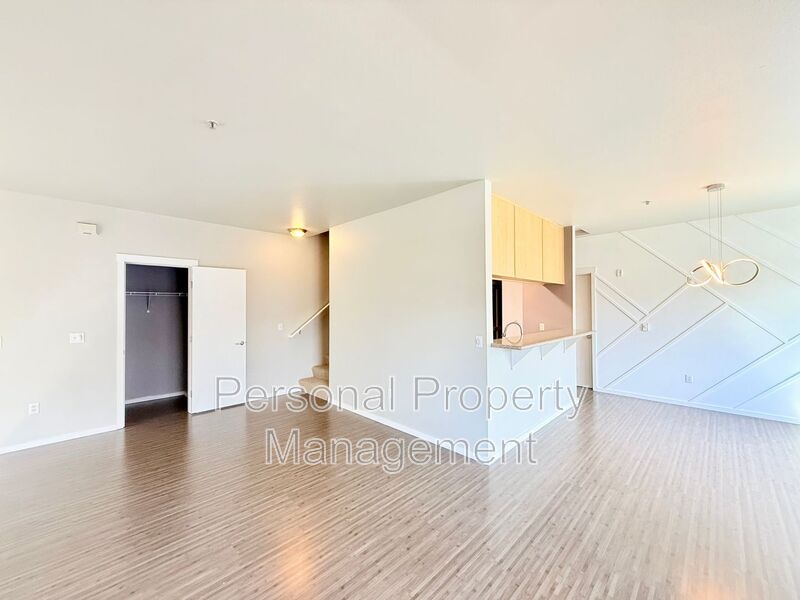Vancouver Condo: 10800 SE 17th Cir