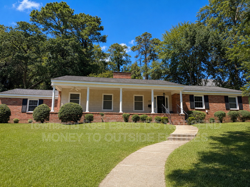 Fayetteville House: 342 Devane St.