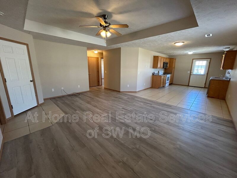 Republic Condo: 1211 N Northwood