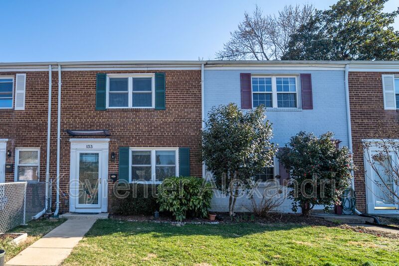 Alexandria House: 133 Mt Vernon Ave