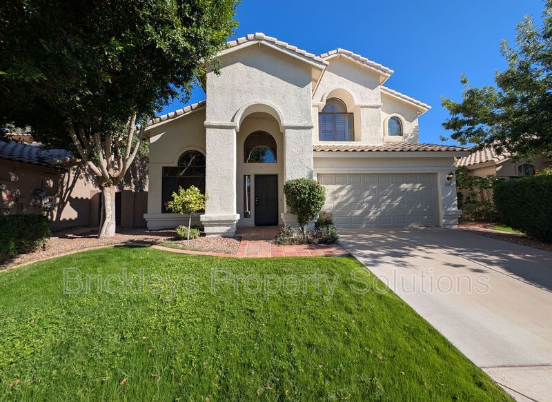 Chandler House: 2242 W Myrtle Dr