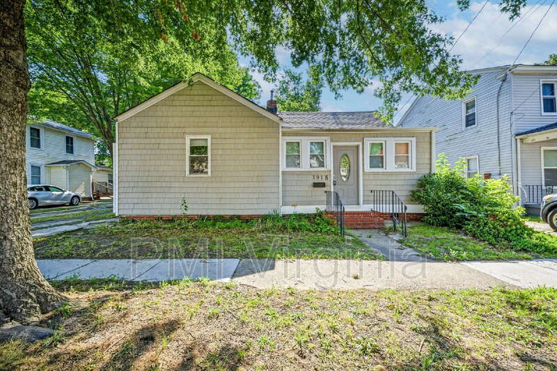 Portsmouth House: 1915 Lansing Ave