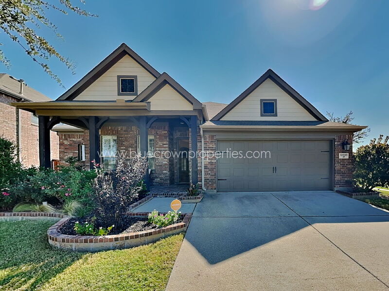 Fort Worth House: 12600 Saratoga Springs Circle