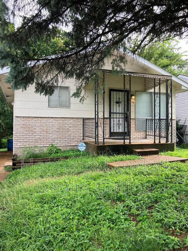 Saint Louis House: 234 Connolly Drive