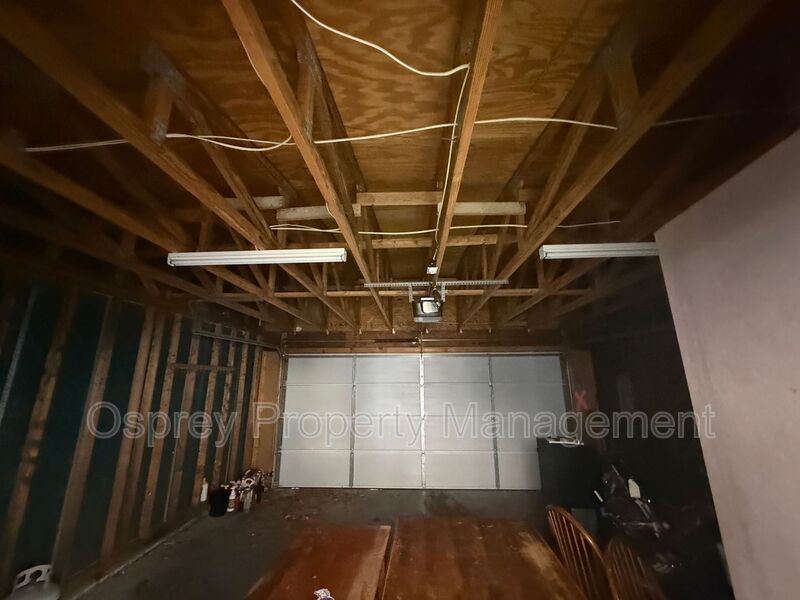 Updated 3BR Home with 2-Car Garage in Prime Norfolk Location - Photo 4