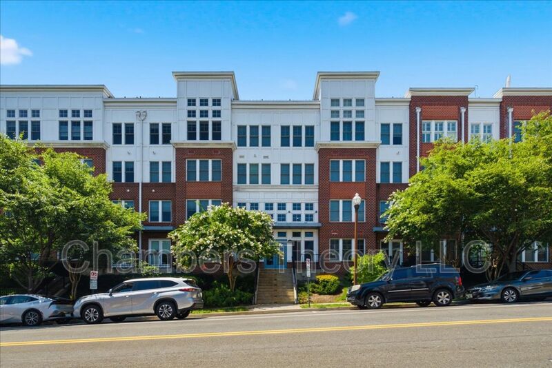 Arlington Condo: 1418 N Rhodes St