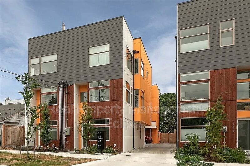 Seattle House: 1759B 19th Ave S