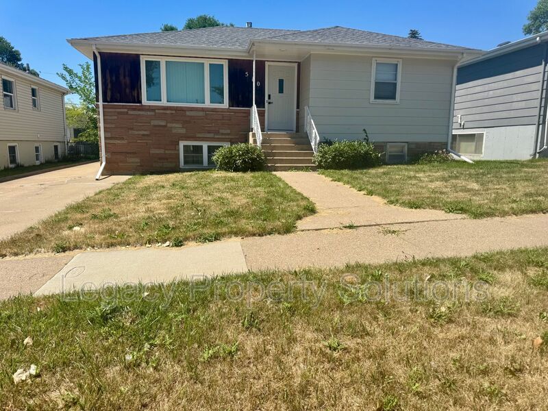 Bismarck House: 510 N 19th St