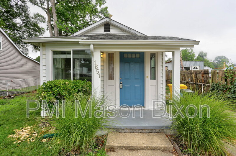 Edgewater House: 1651 Elkridge Drive