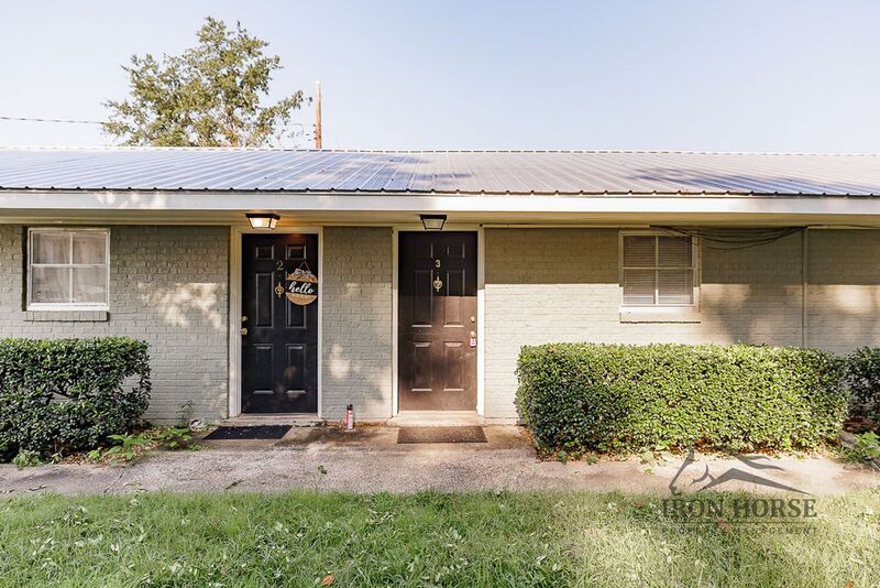 Athens House: 550 Macon Hwy