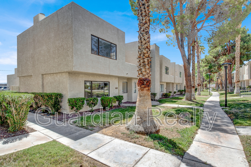 Las Vegas Townhome: 2639 Jacyra Ave