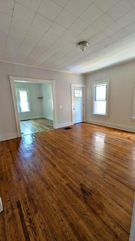 Rochester House: 227 Hamilton St