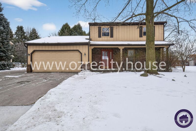 Toledo House: 2417 Whitechapel Dr
