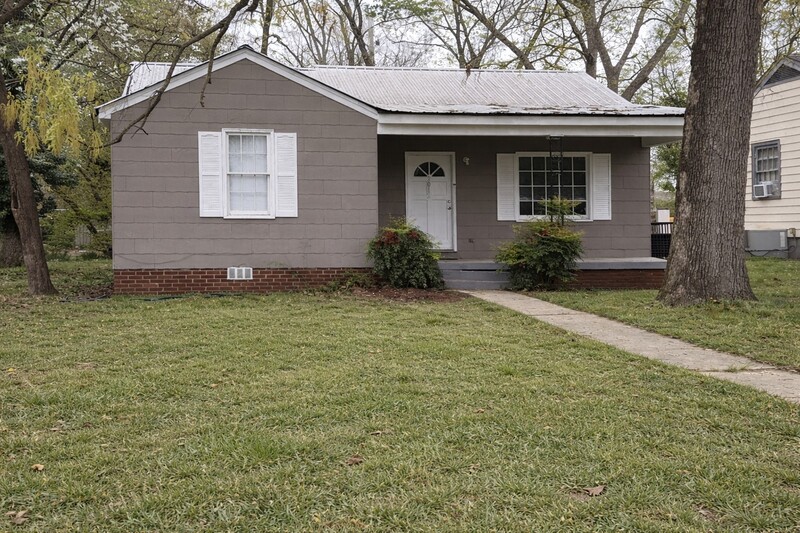 Decatur House: 2012 Enolam Boulevard Southeast