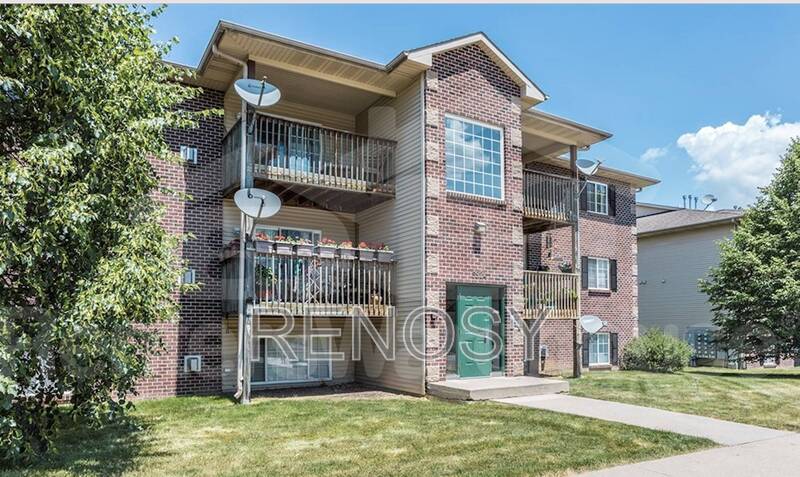 Urbandale Condo: 5924 Sutton Place