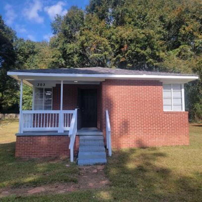 LaGrange House: 303 Butler St