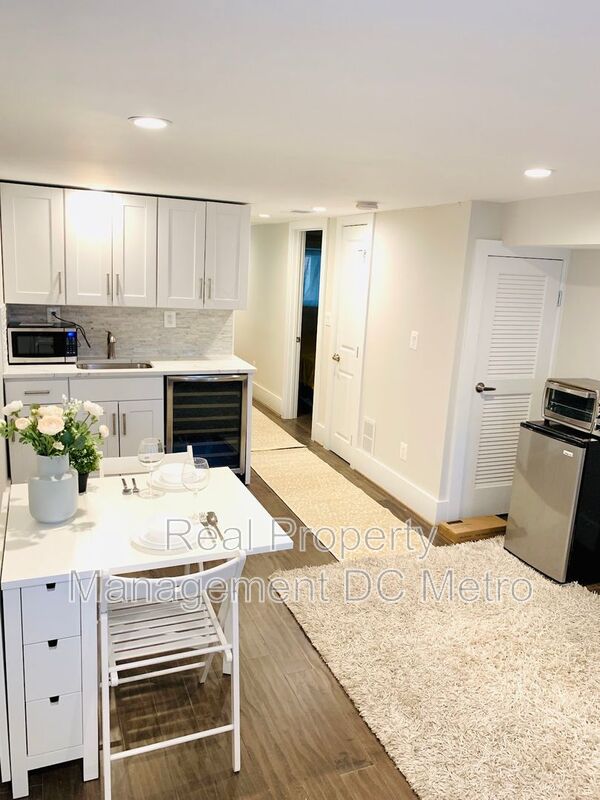 Washington Townhome: 4434 Kansas Ave NW