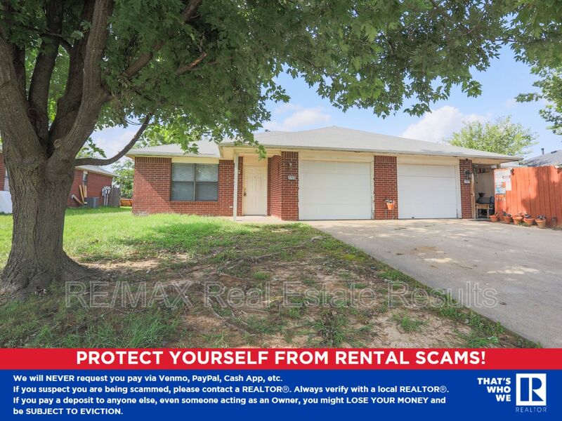 Rogers Condo: 2223 W Roselawn St