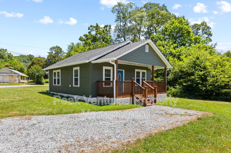 Spartanburg House: 704 Fairfax Street