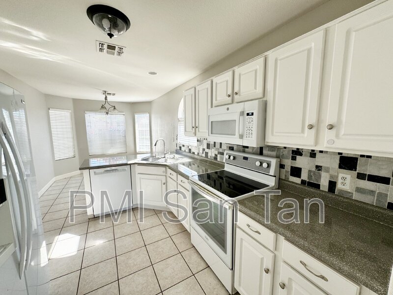 Gilbert House: 2530 East Jasper Drive