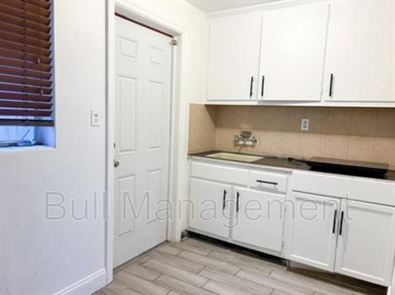 Kissimmee Condo: 317 East Monument Avenue -