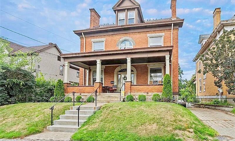 Bellevue Condo: 125 Washington Avenue