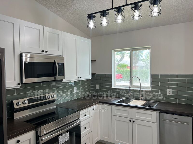 West Palm Beach House: 5214 Stacy Street