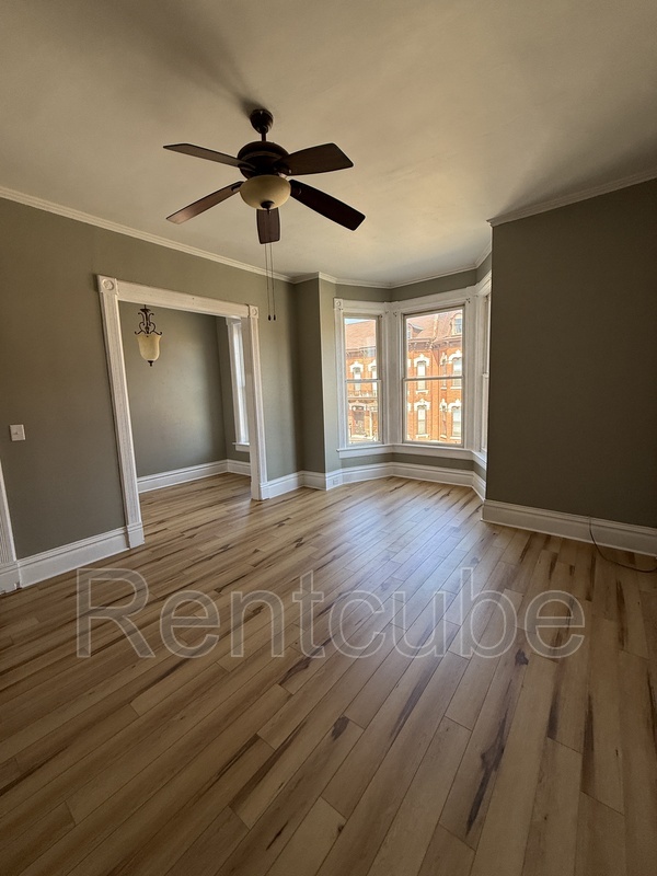 Dubuque Condo: 1131 Main Street