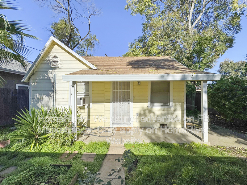 Sacramento House: 3809 1/2 1st Ave