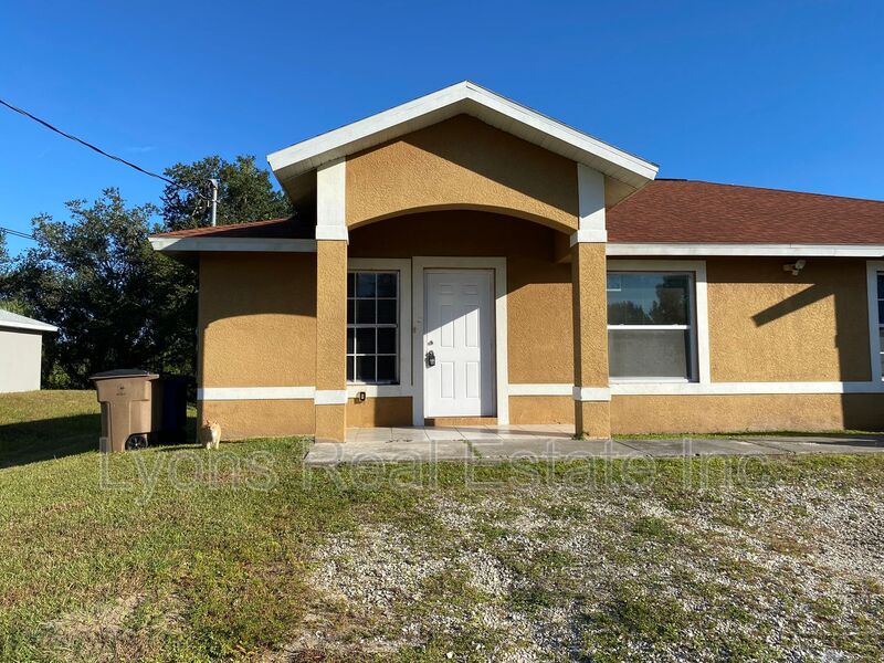 Lehigh Acres Condo: 4622 15th Street SW