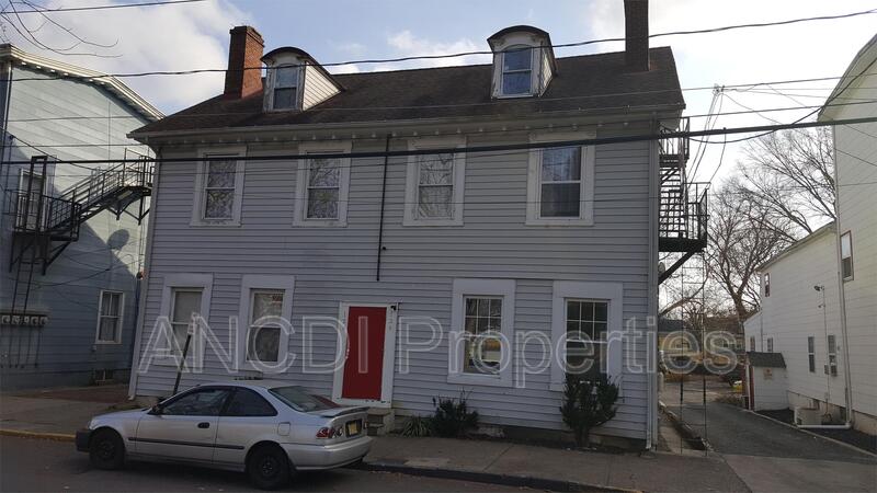 Mt Holly Condo: 124 Garden St