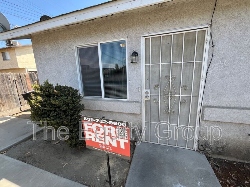 Porterville Condo: 198 S B St