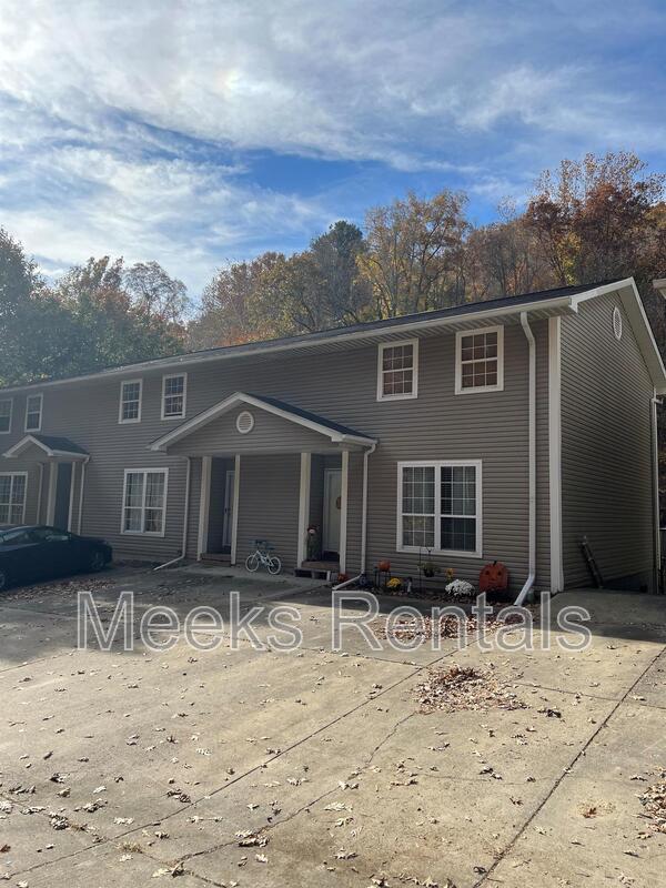 Hurricane Apartment: 246 Tacketts Branch Rd