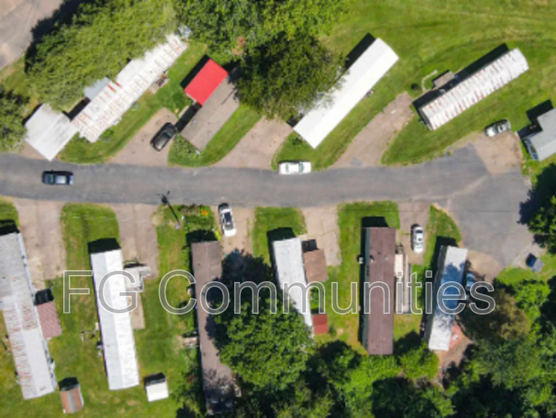 East Flat Rock House: Cheryl Ann Ln