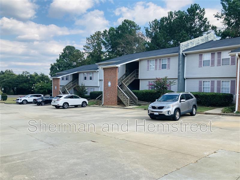 Evans Condo: 402 Commons Dr