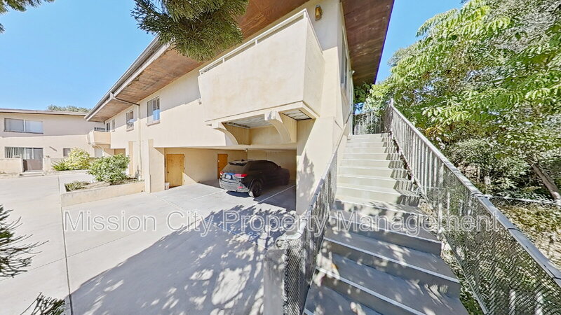 Santa Barbara Condo: 1016 East Canon Perdido Street