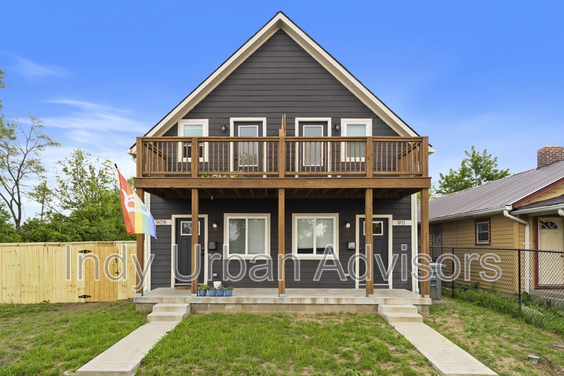 Indianapolis House: 911 Saint Peter Street