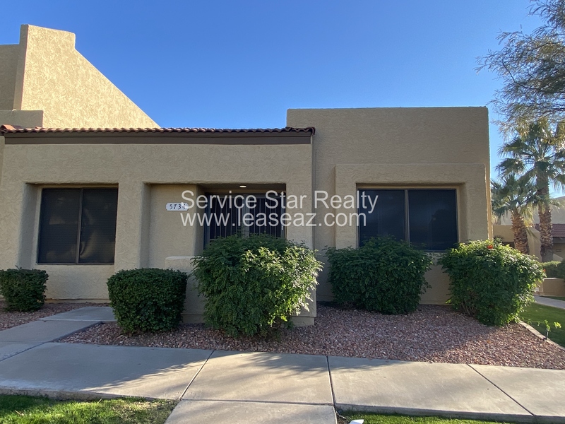 Glendale Townhome: 5734 W Winchcomb Dr