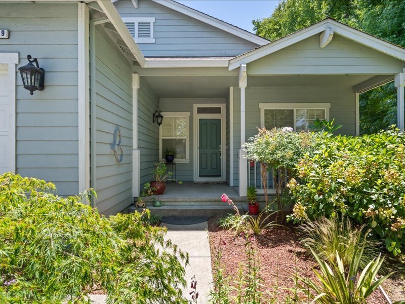 Windsor House: 9759 Dawn Way